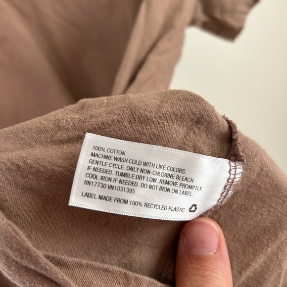 Universal Thread V-neck - Picture 4 of 4